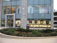 Der Portomaso Shopping Complex